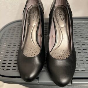 Life Stride Presto Classic Black Pumps 9.5M